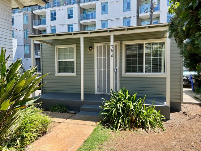 Building Photo - Beautiful Remodeled 1-Bedroom Cottage w/Central A/C and Parking in Hillcrest