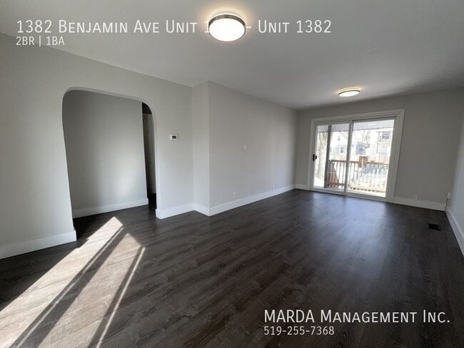 RENOVATED 2 BED + DEN/1BATH - WALKERVILLE + HYDRO & GAS - RENOVATED 2 BED + DEN/1BATH - WALKERVILLE + HYDRO & GAS Unité 1382
