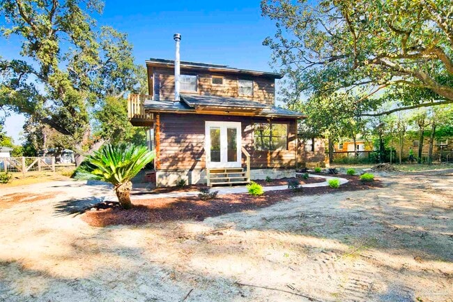 Building Photo - 525 Lakewood Rd