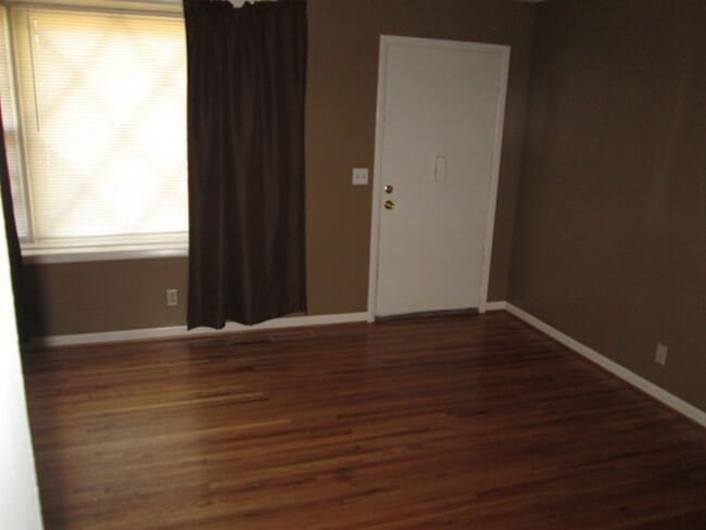 Photo - One level living!