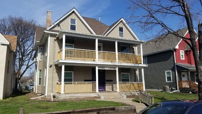 Building Photo - Charming 1-Bedroom Retreat on Colfax Ave – Your Cozy Minneapolis Haven Awaits! Unit 1