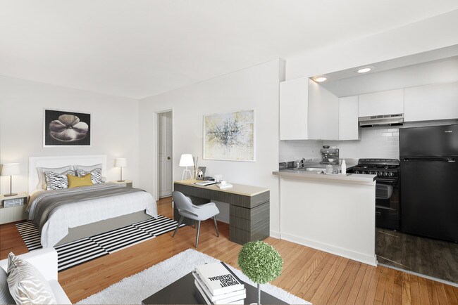 Photo - 450 West Melrose Apartments