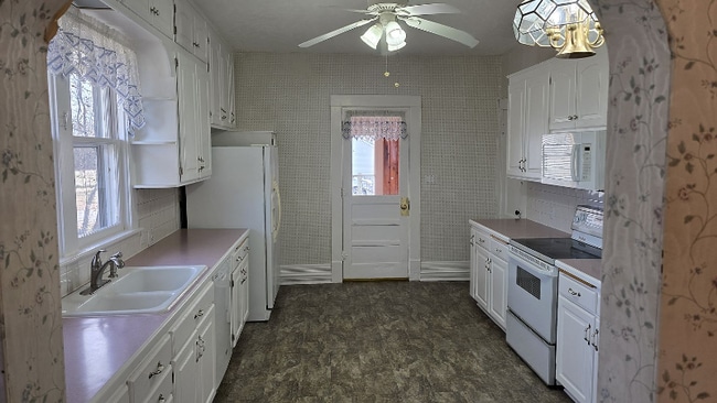 Photo - 2327 N 1500 Rd