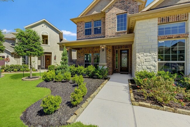Building Photo - Stunning Rental with 2 Beds Down & Juliet ...