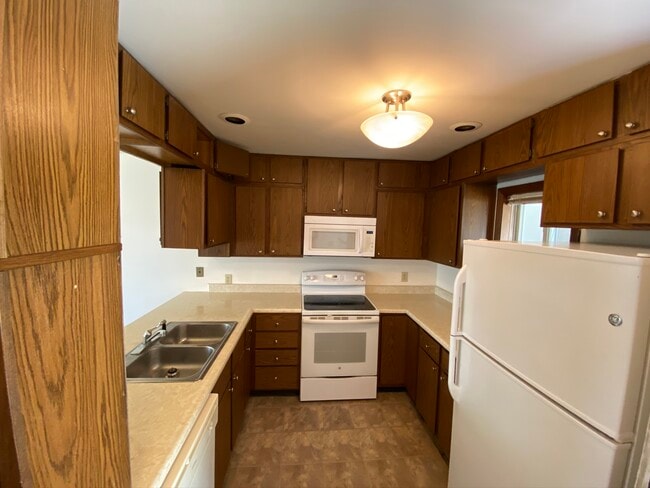 Photo - 901 Hartwell Dr