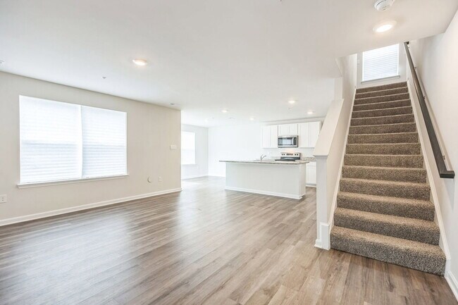 322 Forest Edge Ave