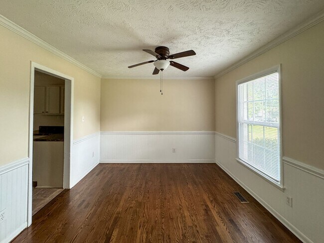 Photo - Charming 3 Bed 2 Bath Home Conveniently Located in Fayetteville