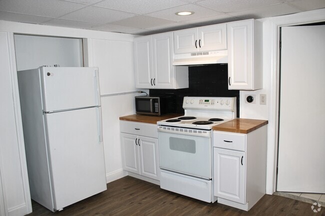 Building Photo - 53 Andover Dr Rental