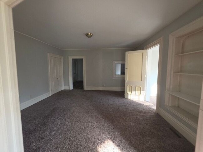 2 Bed 1 Bath main floor Apartment in Berrien Springs