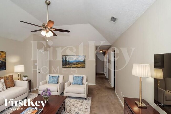 Photo - 125 Cedar Bend Dr