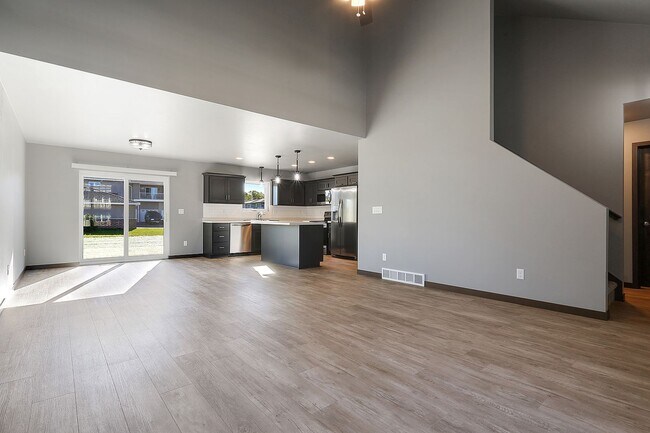 Photo - Diversity Duplex Unit 635 Diversity