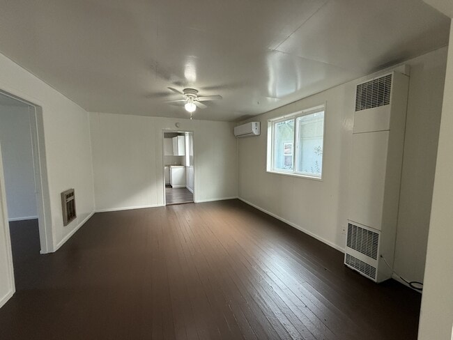 Photo - 328 SE Lane Ave