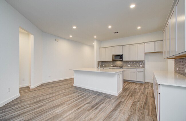 Photo - 10011 Angelina Wds Ln