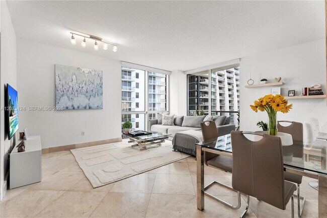 Photo - 1060 Brickell Ave Unidad 2117