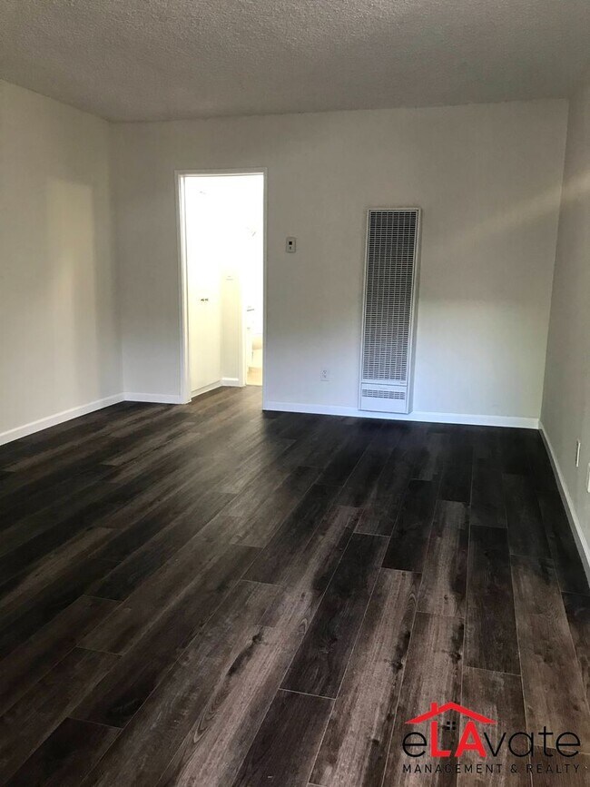 Photo - 10520 Balboa Blvd.