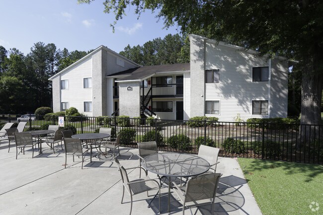 Exterior - Creekside Apartments