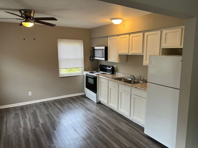 Photo - 2828 Westknolls Ln Unit #3