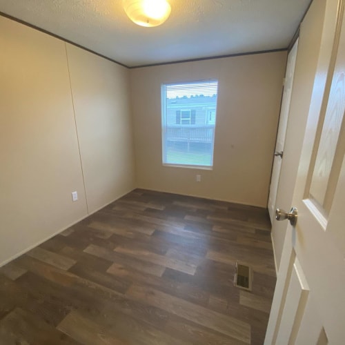 Photo - 115 English Ln