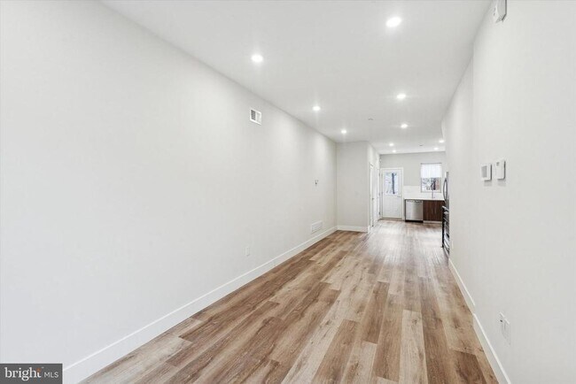 Building Photo - 2213 Emerald St