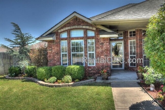 Photo - Moore 3/2 bed plus office and a storm shelter! Great schools, great access!