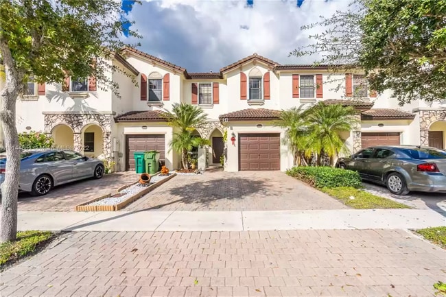 Building Photo - 3709 NE 4th St