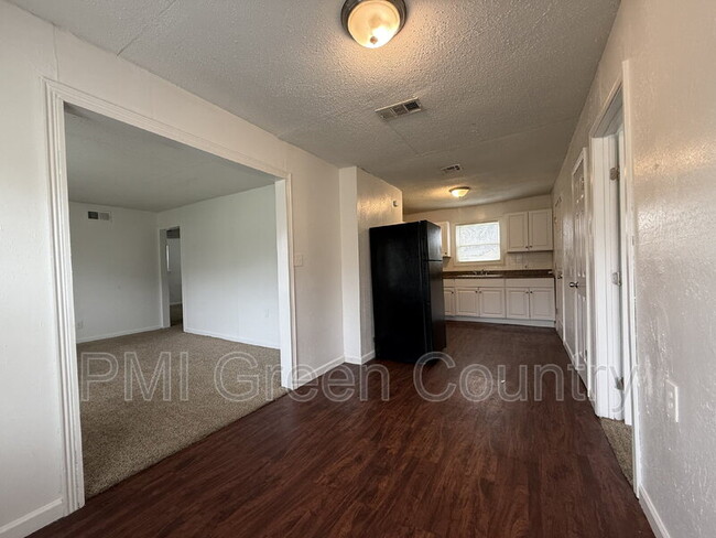 Photo - 5926 N Frankfort Ave