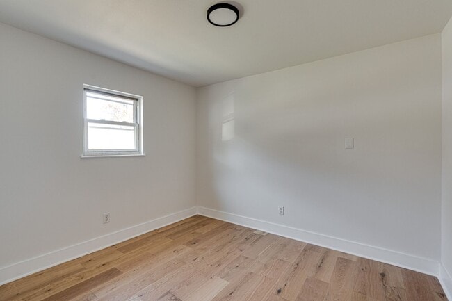 Photo - 1516 Springvale Rd Unit 2