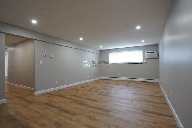 Building Photo - 394 Langley Rd Rental