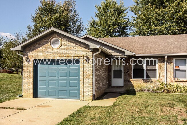 PENDING APPLICATIONS! Camby 2 BD, 1.5 Bath... - PENDING APPLICATIONS! Camby 2 BD, 1.5 Bath... House
