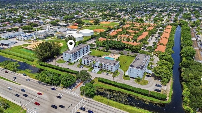 Building Photo - 7980 N French Dr Unit 3-305