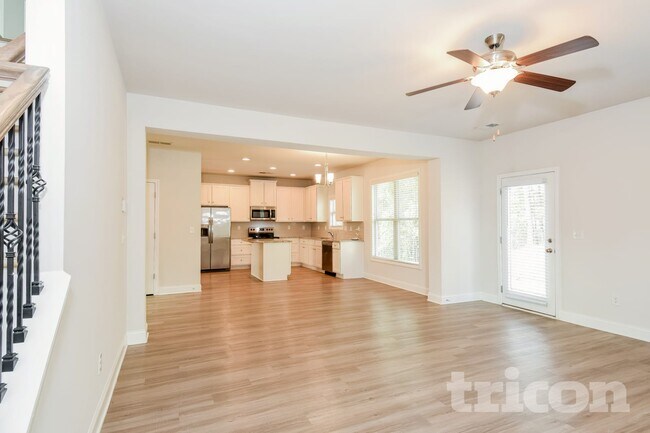 Photo - 91 Limerick Wy