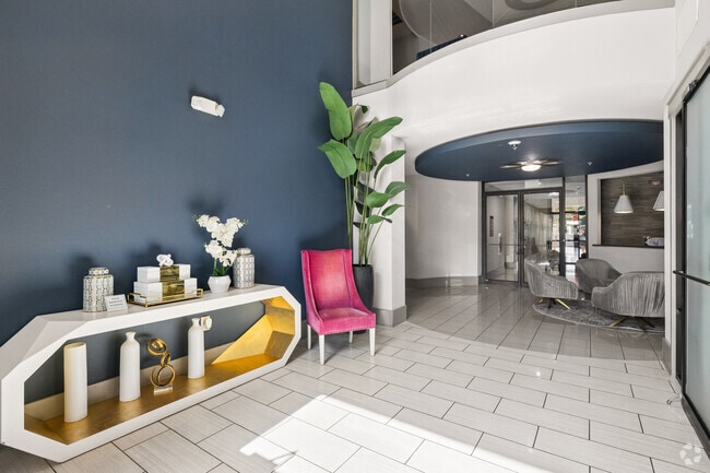 Photo - Varela Westshore Apartments