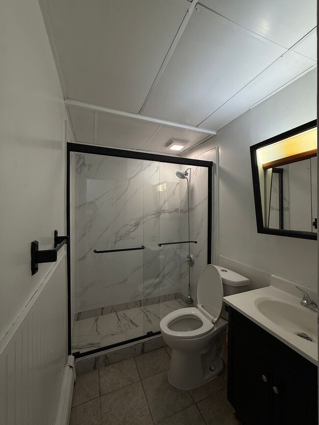 Building Photo - Tum’s Personal Rental Unit 1404 1/2
