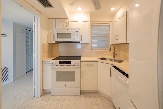 3101 NE 47th Ct Unidad 504
