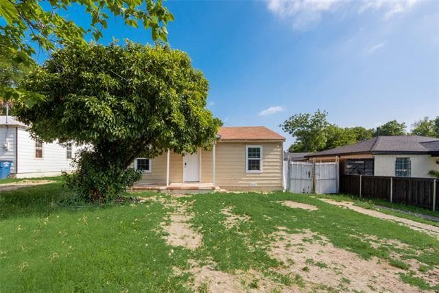 Building Photo - 219 Red Wing Dr