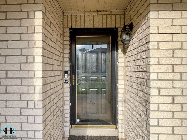 Photo - 4 - Bedroom 2.5 - Bath 2 Storey Home, The Epitome of Modern Living Combined with Timeless Charm!