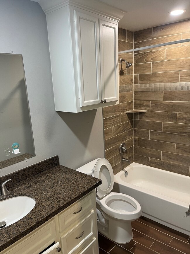 Building Photo - 18222 Bonnie Alice Dr Unit A