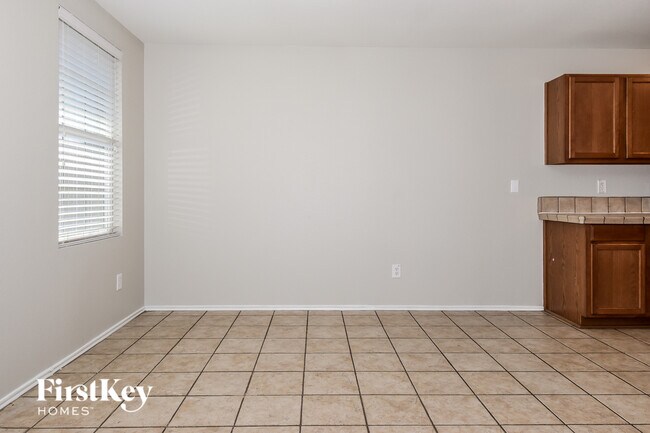 Photo - 609 Rosemary Dr