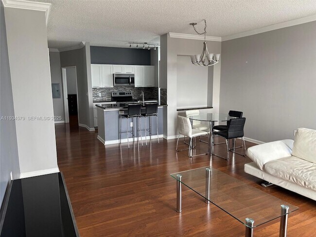 Photo - 1919 Van Buren St Unit 817