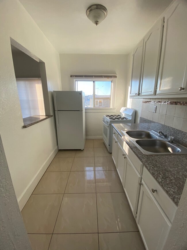 Photo - Waldron Apartments Unit 305