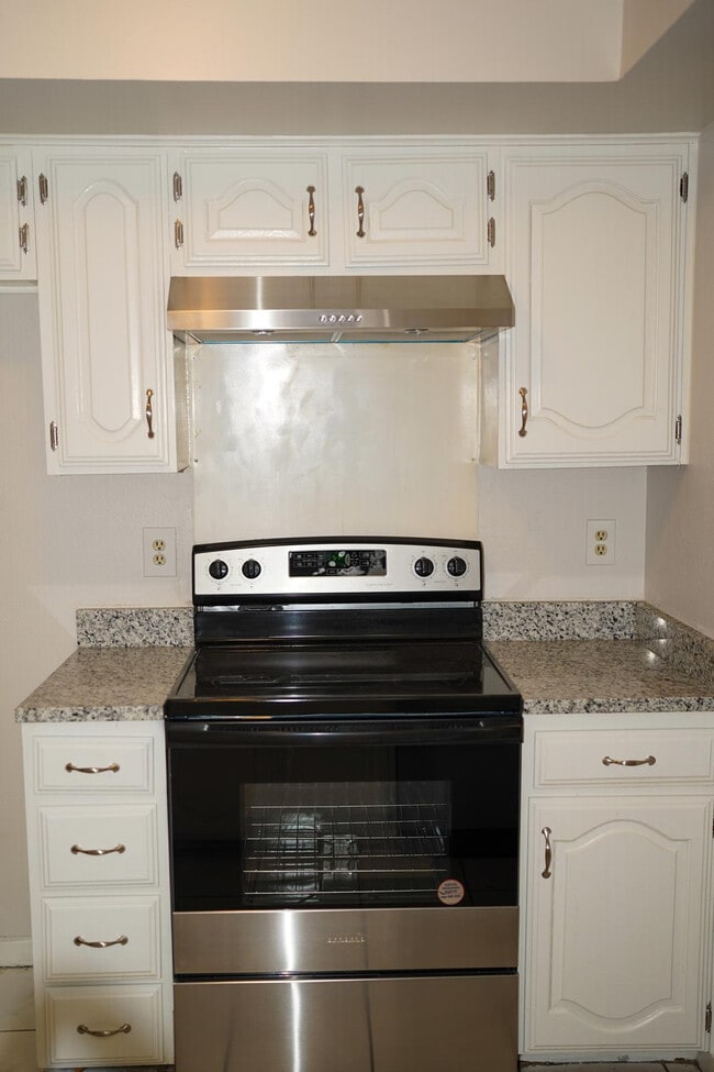 Photo - Room in House on Corona Dr