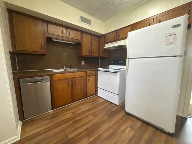 Photo - Spacious & Updated Duplex in a Convenient Lebanon Location!