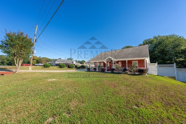 Photo - 393 Lee Rd 554