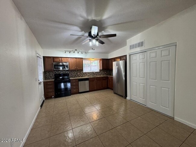 860 Catalina Dr