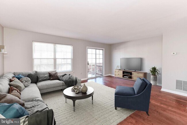 Photo - 22931 Fleet Terrace