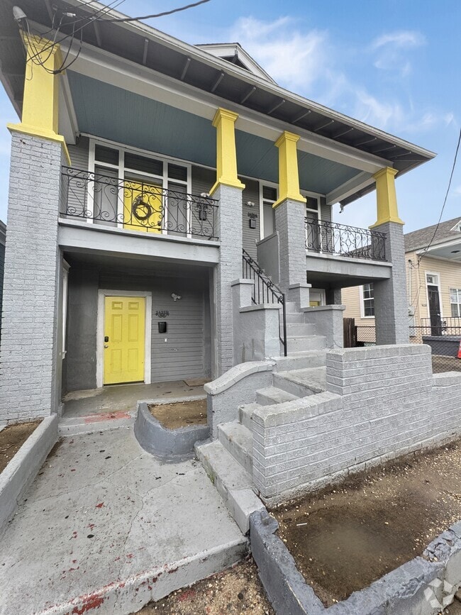 Building Photo - 2423 Magnolia St Rental
