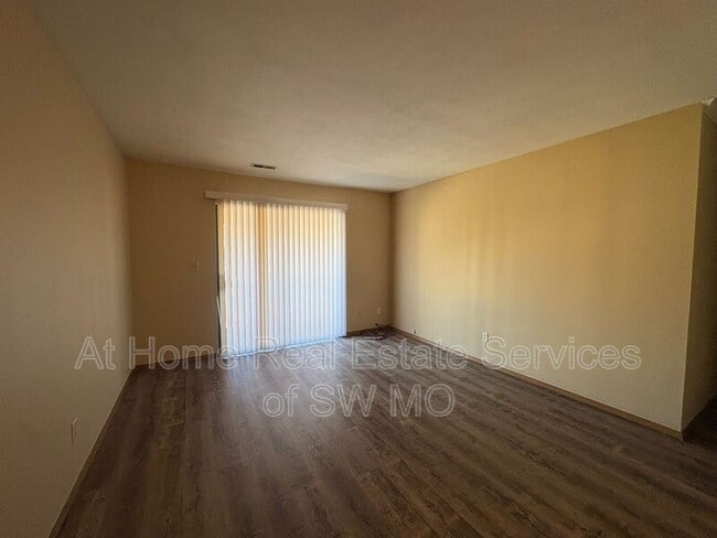 Photo - 714 E Bain St