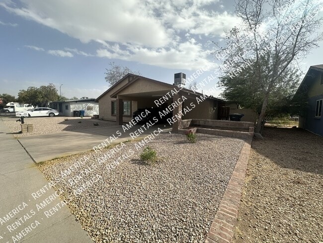 Photo - 771 E Laredo St