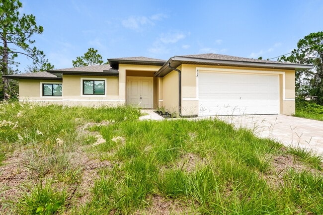 Building Photo - 512 Cottonwood Ave S Rental