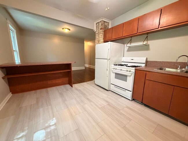 Building Photo - 162-164 Grand Ave NE Unit 162 Grand Ave NE #2